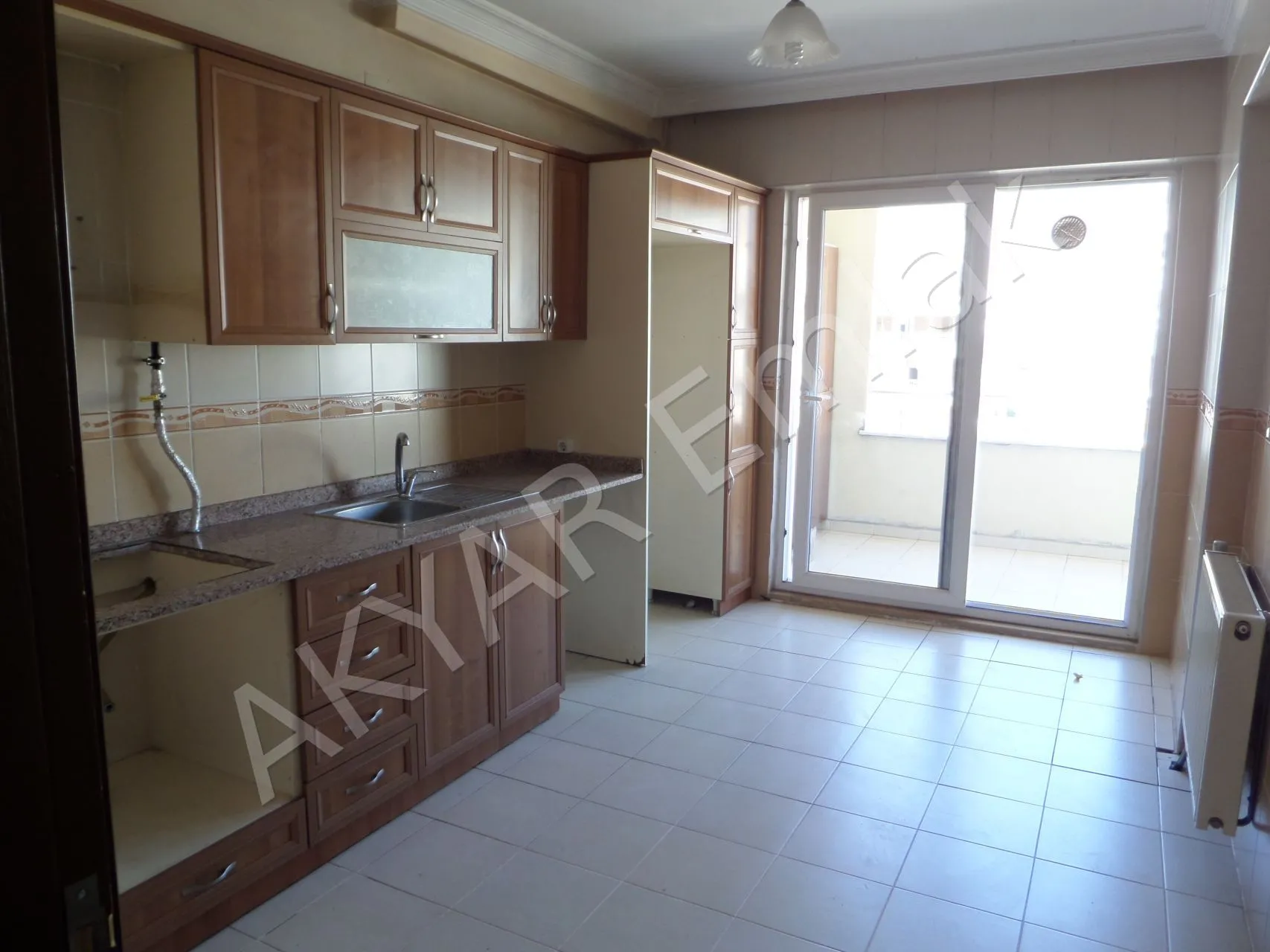 ŞEKER EMLAK'dan Akis inan mahallesi kiralık 3+1 daire — 4